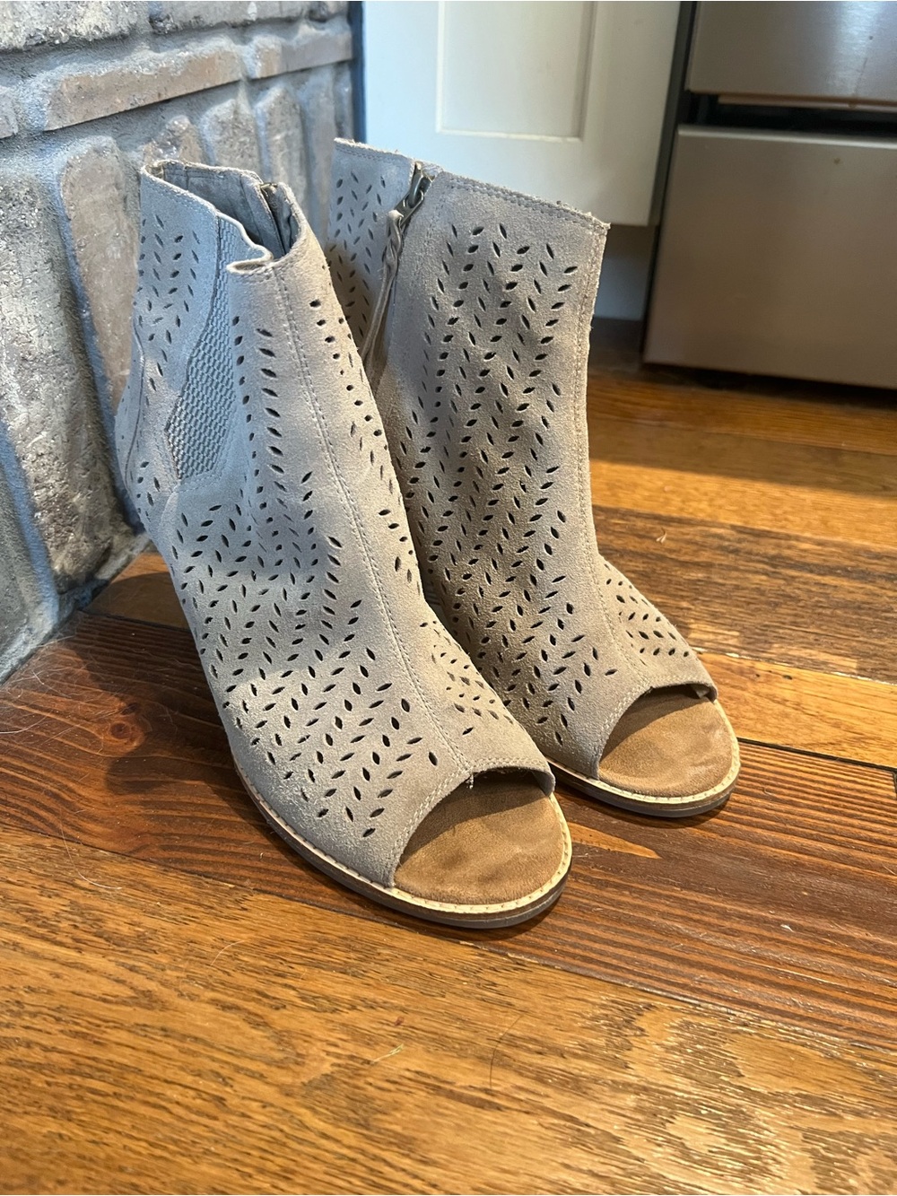 TOMS taupe suede bootie sandal Sz 12
